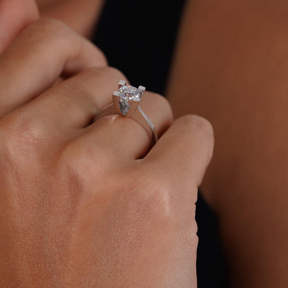 0.30 Karat Tektaş Pırlanta Yüzük F-SI 14K