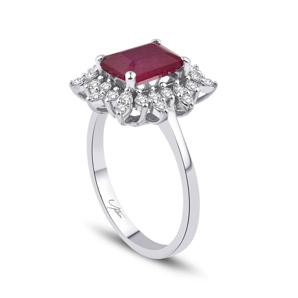 2.35 Karat Yakut Pırlanta Yüzük (8 ayar 3Gr Altın)