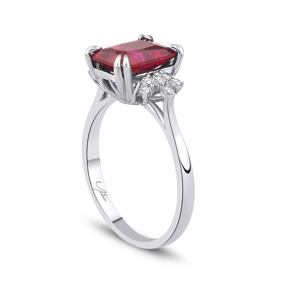 2.70 Karat Yakut Pırlanta Yüzük (8 ayar 2.8Gr Altın)